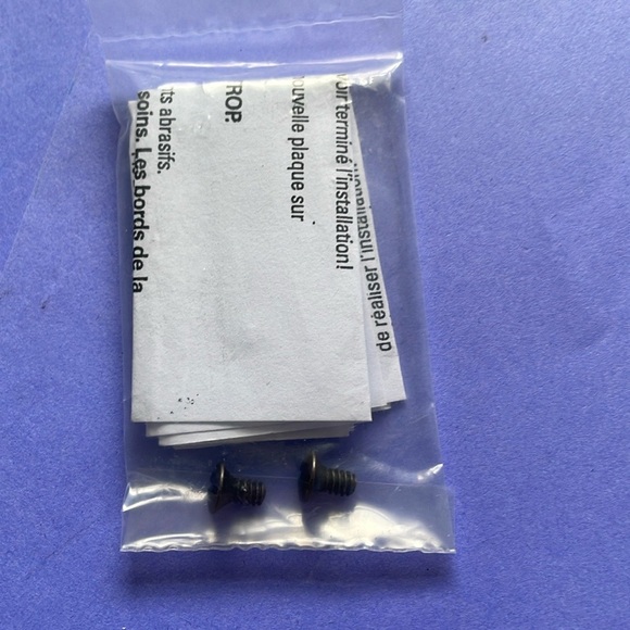 2 Pack Aged Bronze Duplex Outlet Cover Plates - NWOT - Picture 3 of 7